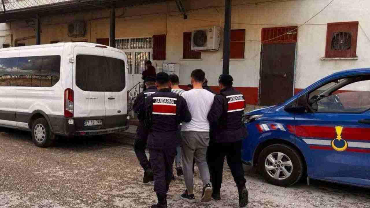Gaziantep'te kesinleşmiş 12'şer yıl cezayla aranan 2 şahıs yakalandı