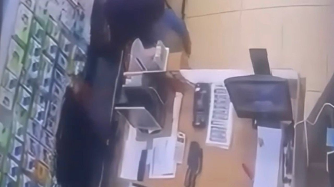 Gaziantep’te 1 kişinin ayaklarından vurulduğu silahlı saldırı kamerada