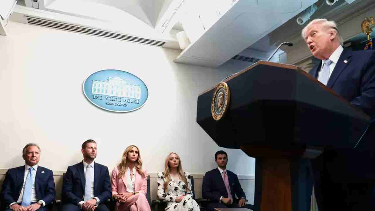 ABD (USA) Başkanı Trump Hürmüz Boğazına Takıldı