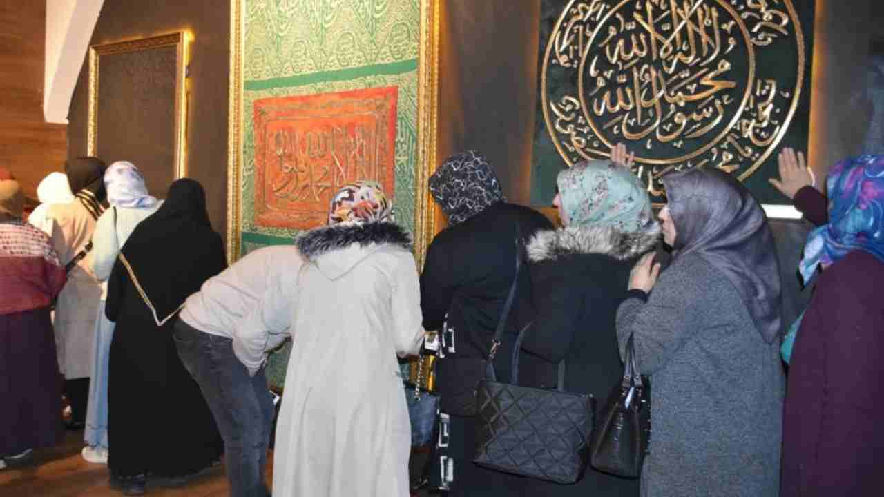 Gaziantep'te Mukaddes Emanetler Sergisi’ne yoğun ilgi