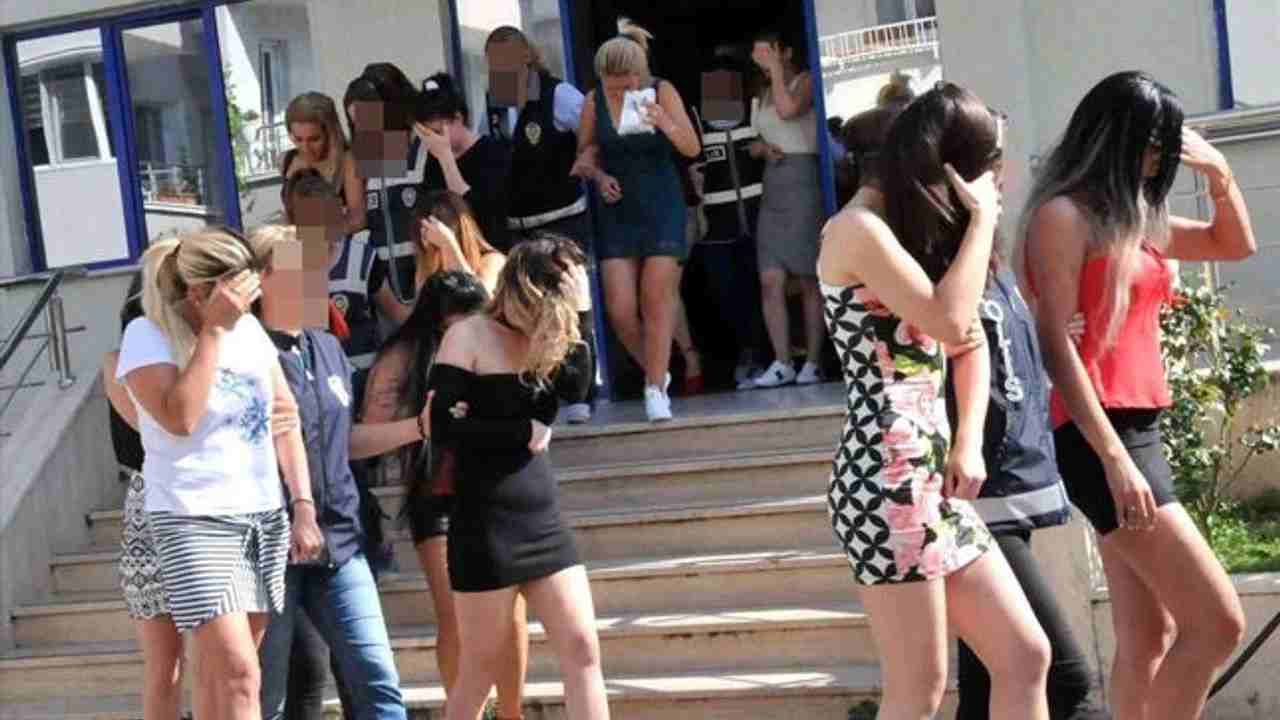 Gaziantep'te masaj salonlarına fuhuş operasyonu! 28 Gözaltı