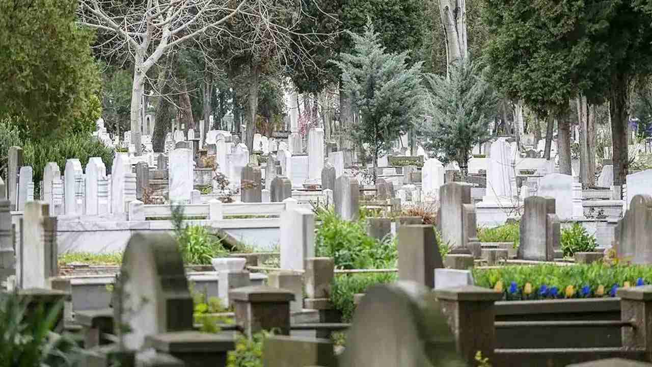 Gaziantep'te Mezar Fiyatları El Yakıyor: Asri Mezarlık'ta Yer Kalmadı!