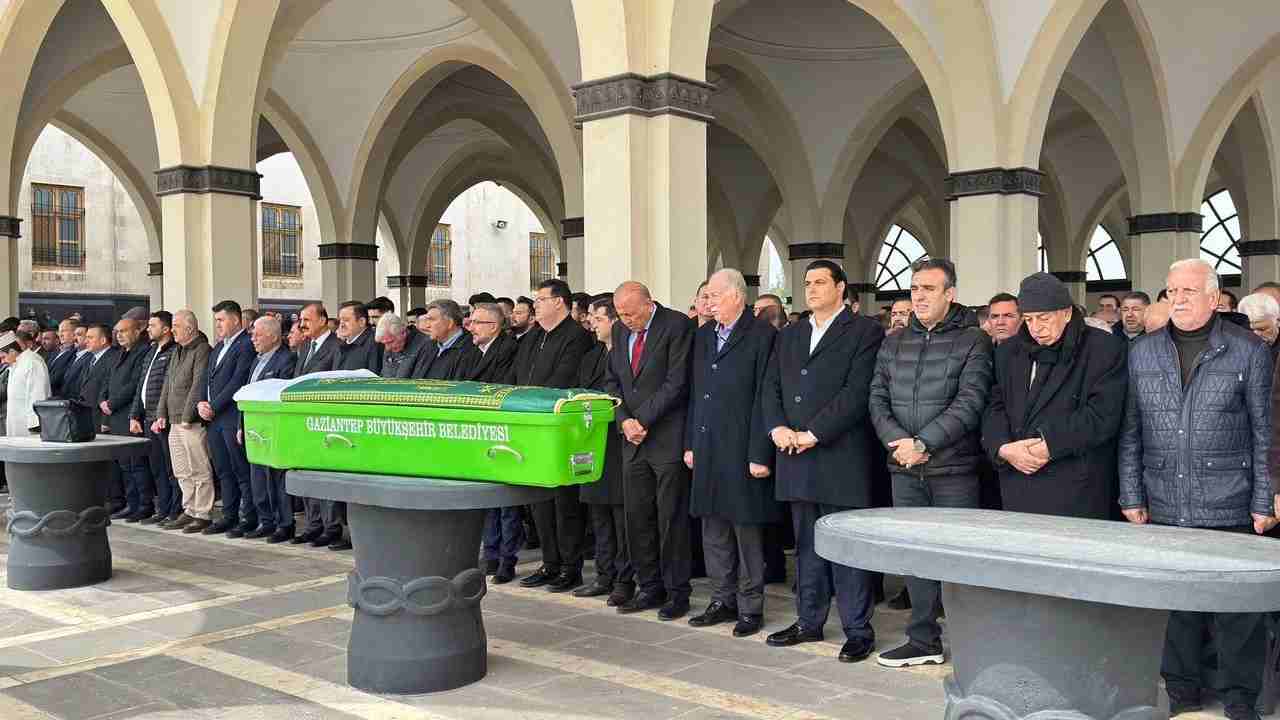 Gaziantep Siyaset ve İş Dünyası Bu Cenazede Buluştu