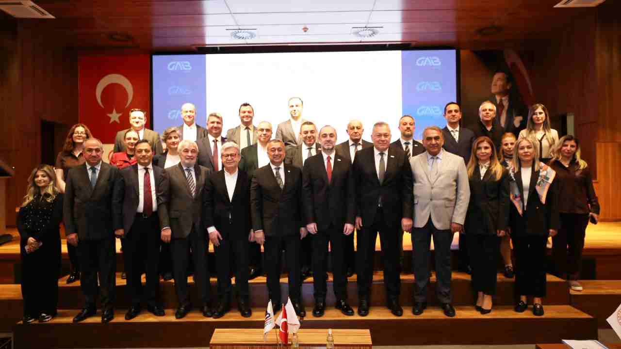 Mete Akcan, Güneydoğu Anadolu Tekstil ve Hammaddeleri İhracatçıları Birliğinin Yeni Başkanı Seçildi