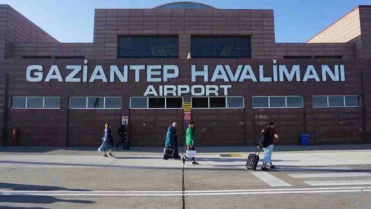 Gaziantep Havalimanı’nda Tuvalette Doğum! Ekipler Seferber Oldu