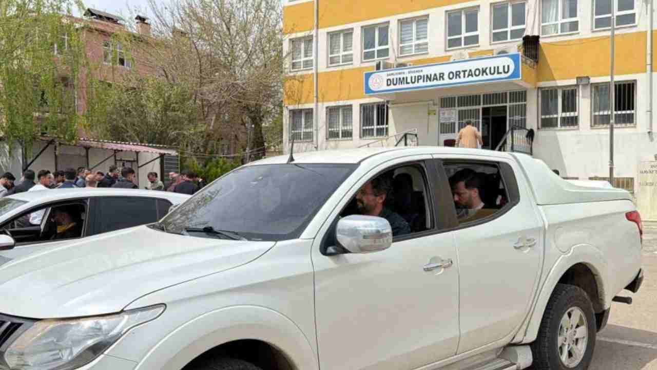 Şanlıurfa'da müdür yardımcısına bıçakla saldırı iddiası