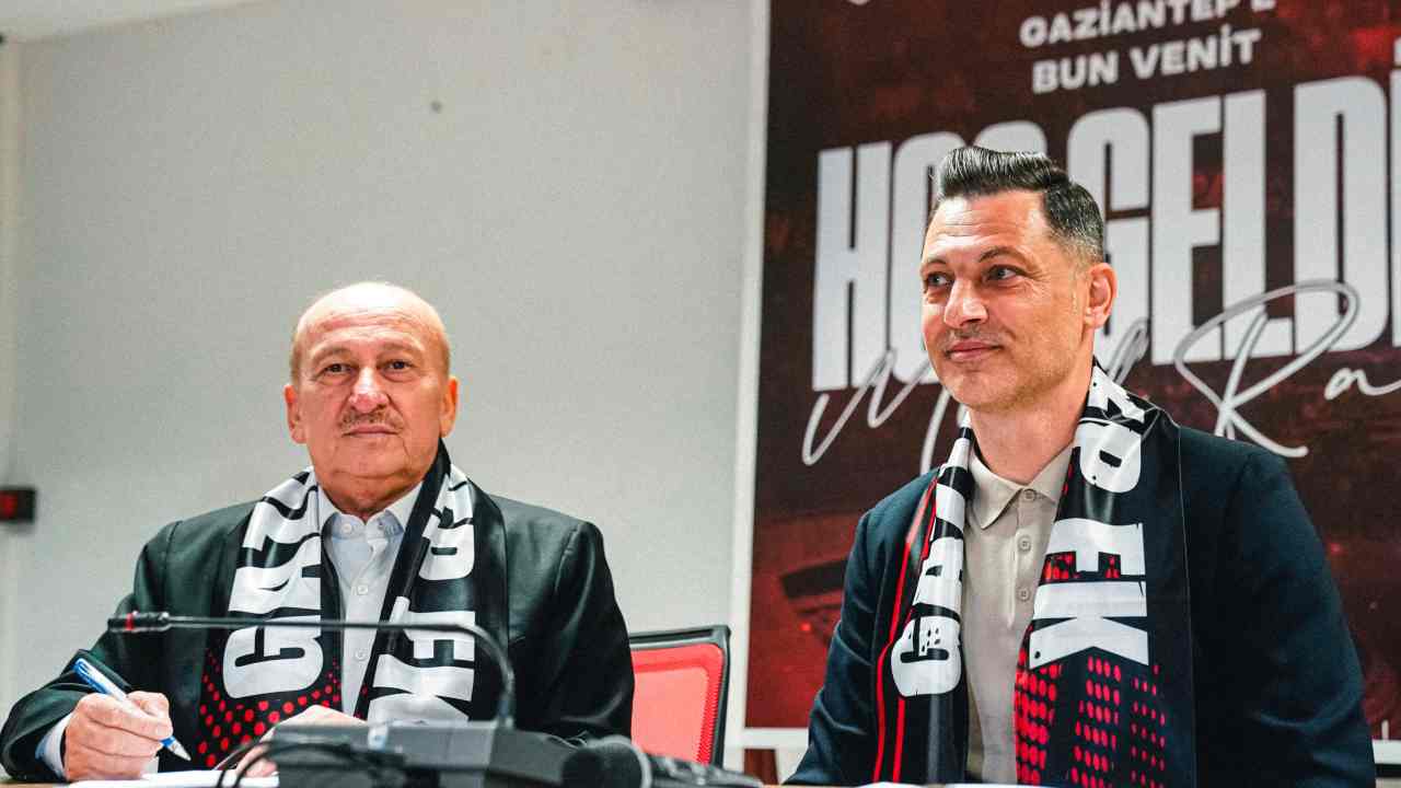 Gaziantep FK Teknik Direktörü Mirel Radoi: "Türkiye’ye meydan okumaya geldim"