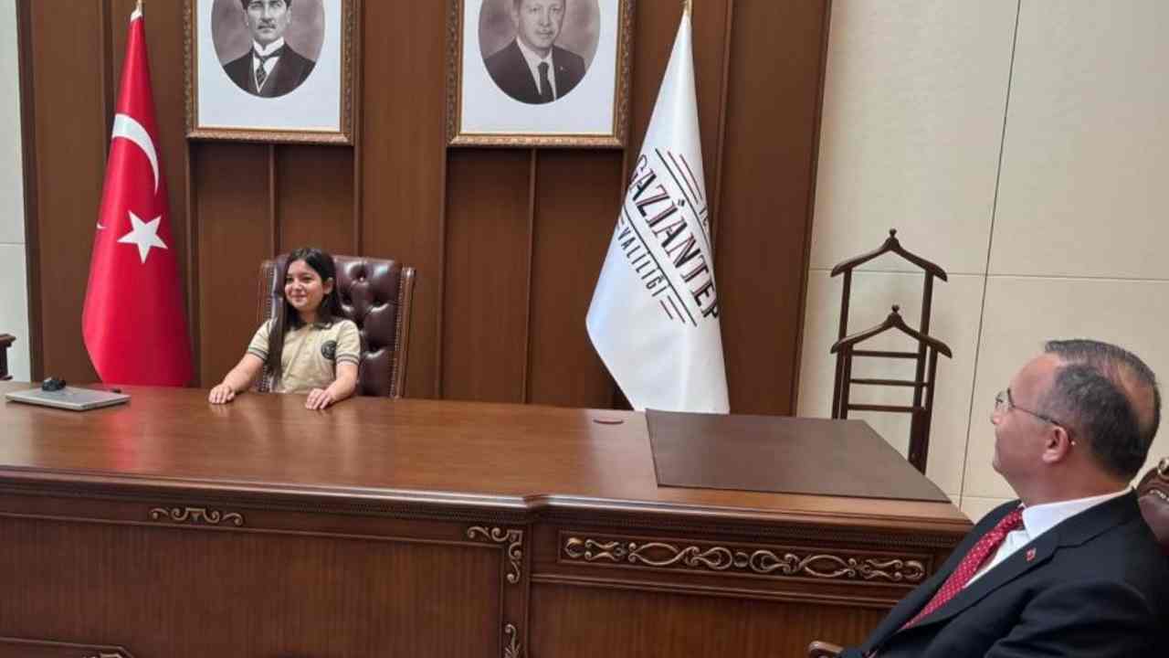 Vali Kemal Çeber, koltuğunu devretti