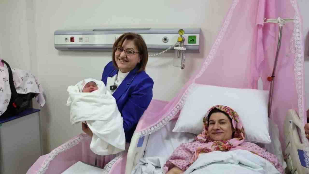 "Bir Umut Bir Can" tüp bebek desteği projesinin ilk bebeği dünyaya geldi