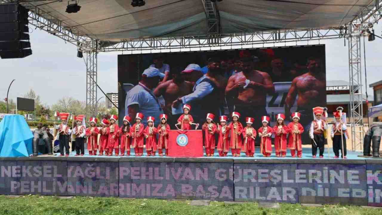 Gaziantep'te CHP’lilerin sırt döndüğü çocuklar er meydanına çıktı