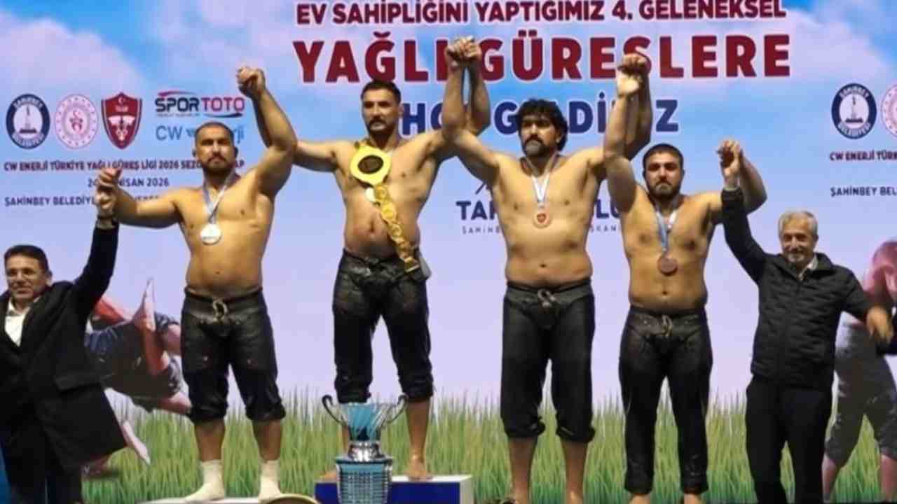 Gaziantep’te altın kemer Mustafa Taş’ın