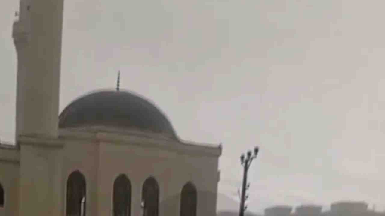 Gaziantep’te Camiye Yıldırım İsabet Etti!