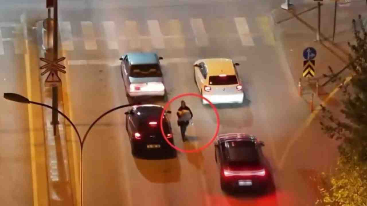 Gaziantep’te yollarda dilencilik ve satıcılık yapan şahıslara operasyon: 14 gözaltı