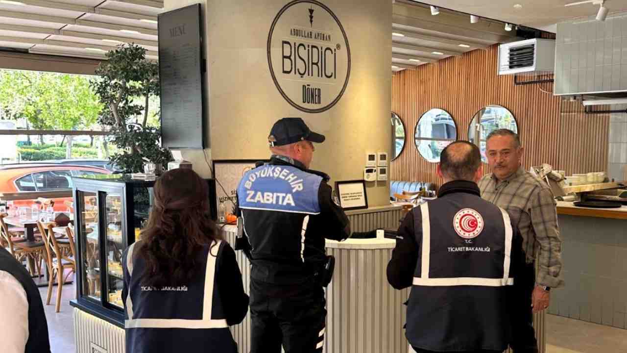 Gaziantep'te Ünlü Dönerciye Baskın!