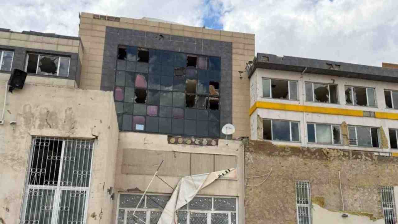 Gaziantep’teki ’süper hücre’ okulda ağır hasara neden oldu