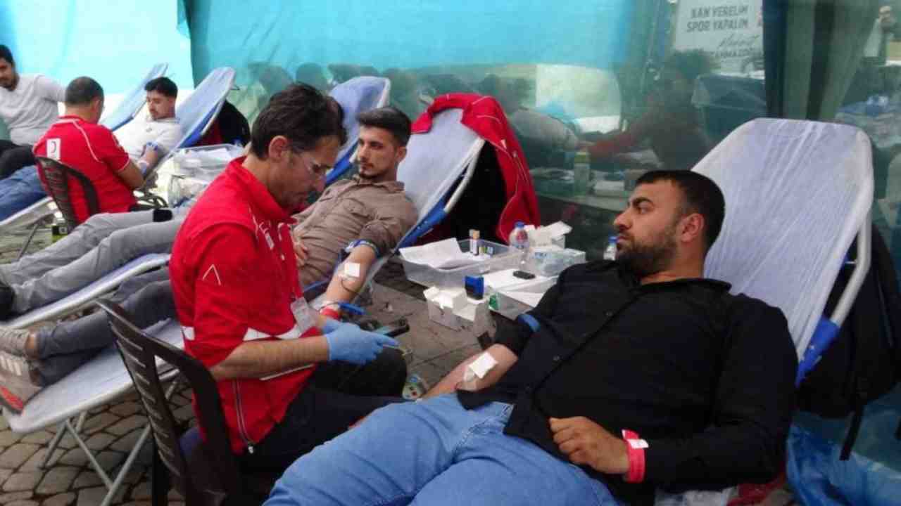 Gaziantep'te 43 kişiyle başlayan kan bağışı kampanyası binlere ulaştı