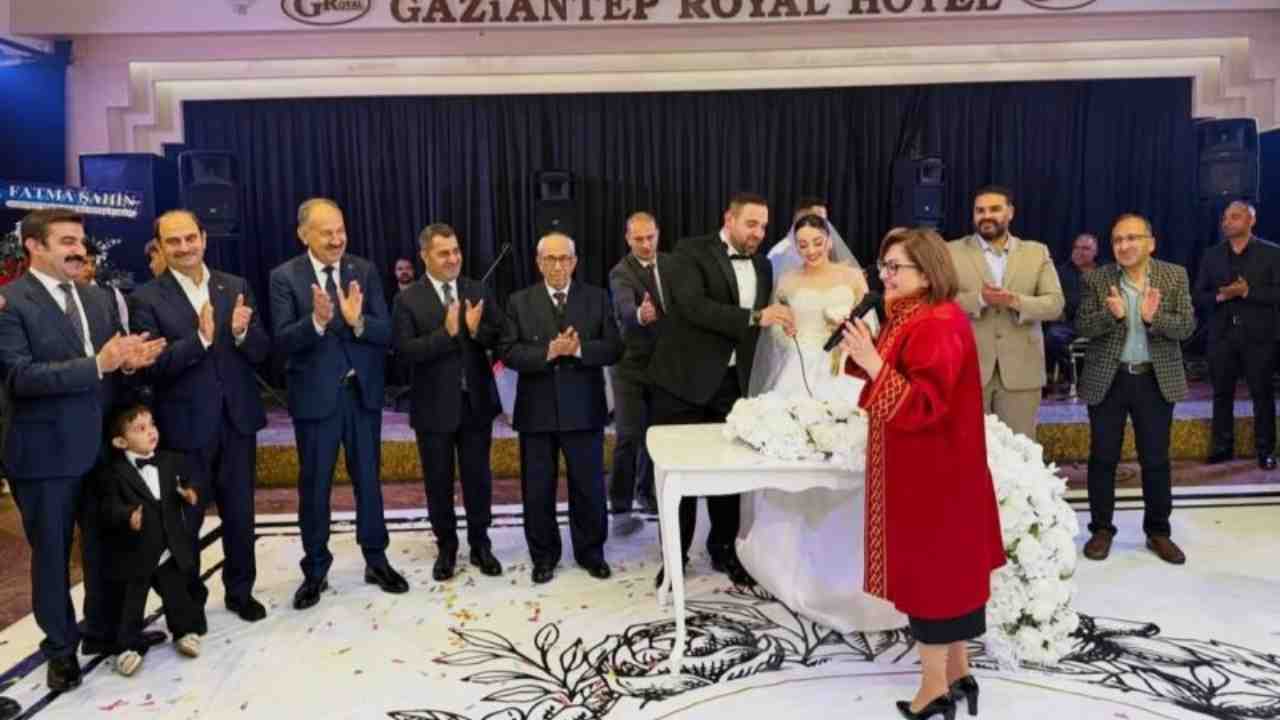 Gaziantep Protokolünü Buluşturan Düğün! İş ve Siyaset Dünyası Aynı Nikahta Bir Araya Geldi