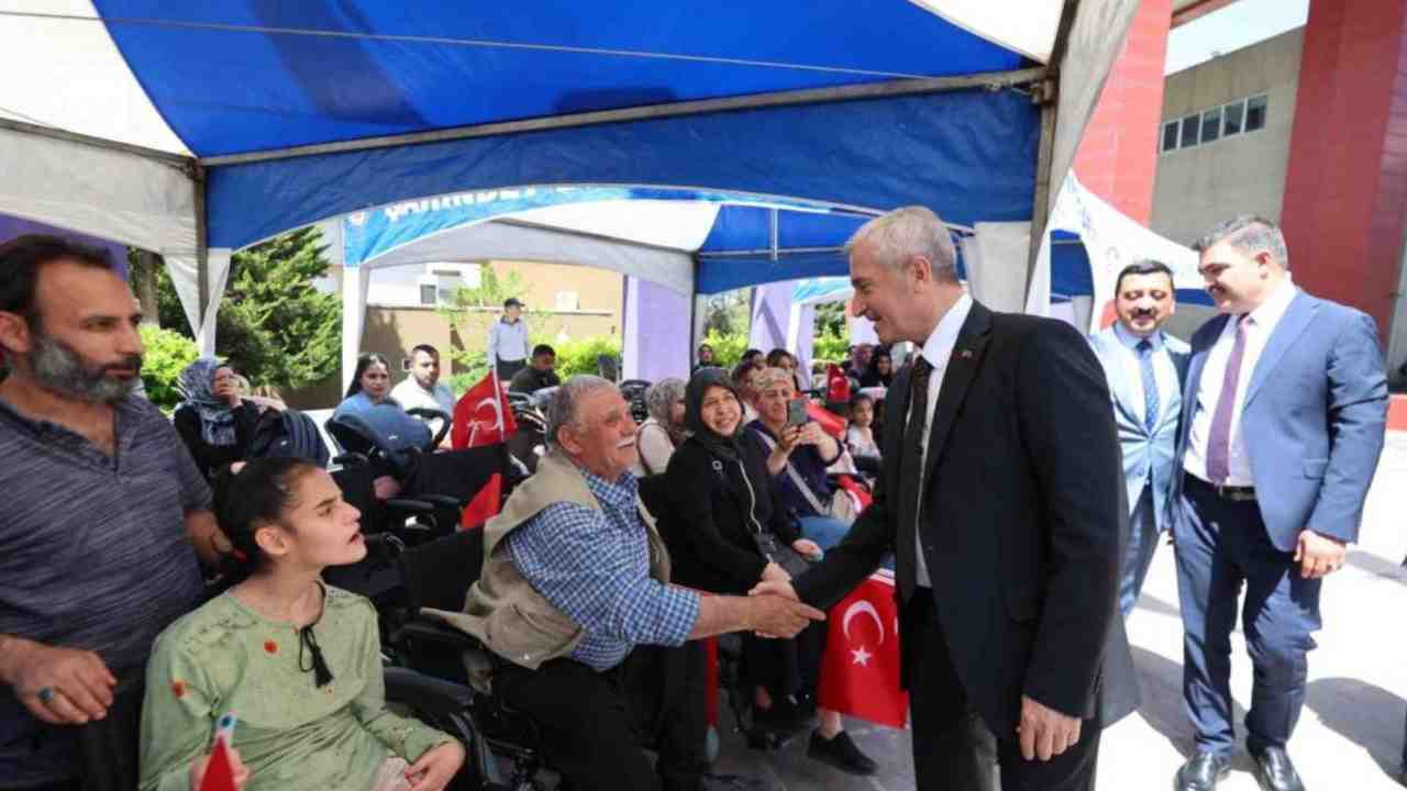 Şahinbey Belediyesi 5 bin engellinin ‘eli ayağı’ oldu