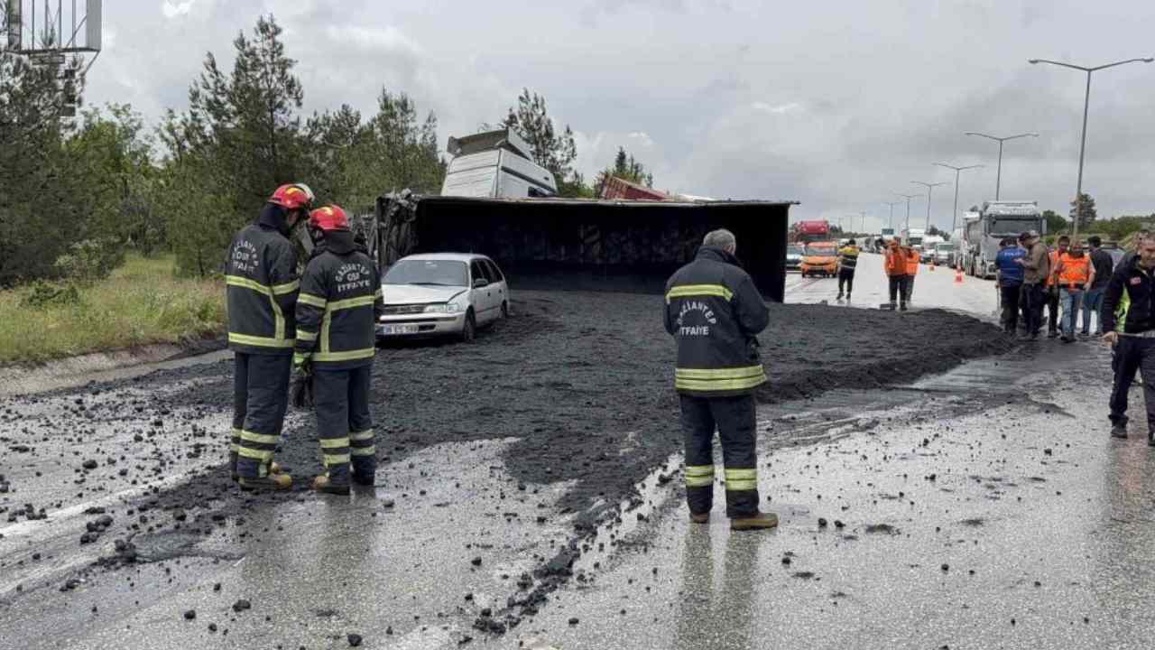 Gaziantep’te 4 aracın karıştığı zincirleme kaza: 1 yaralı