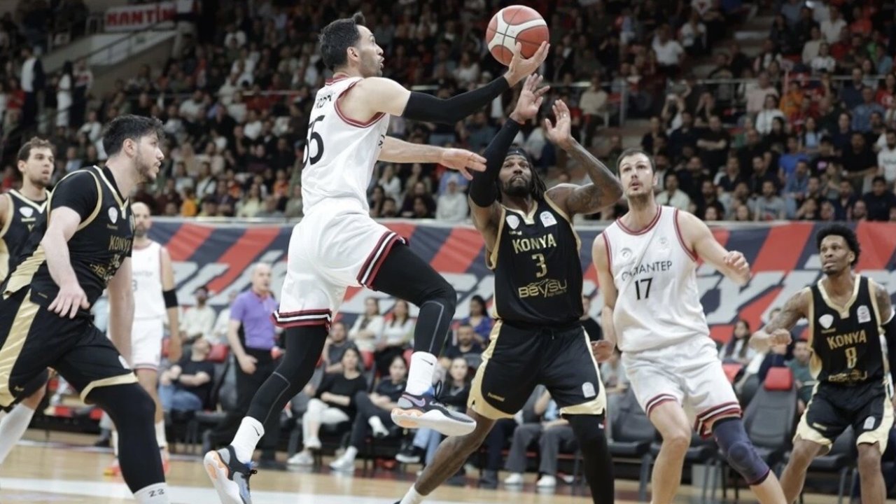 Potada finaldeyiz! Gaziantep Basketbol, uzatma sonunda finale çıktı