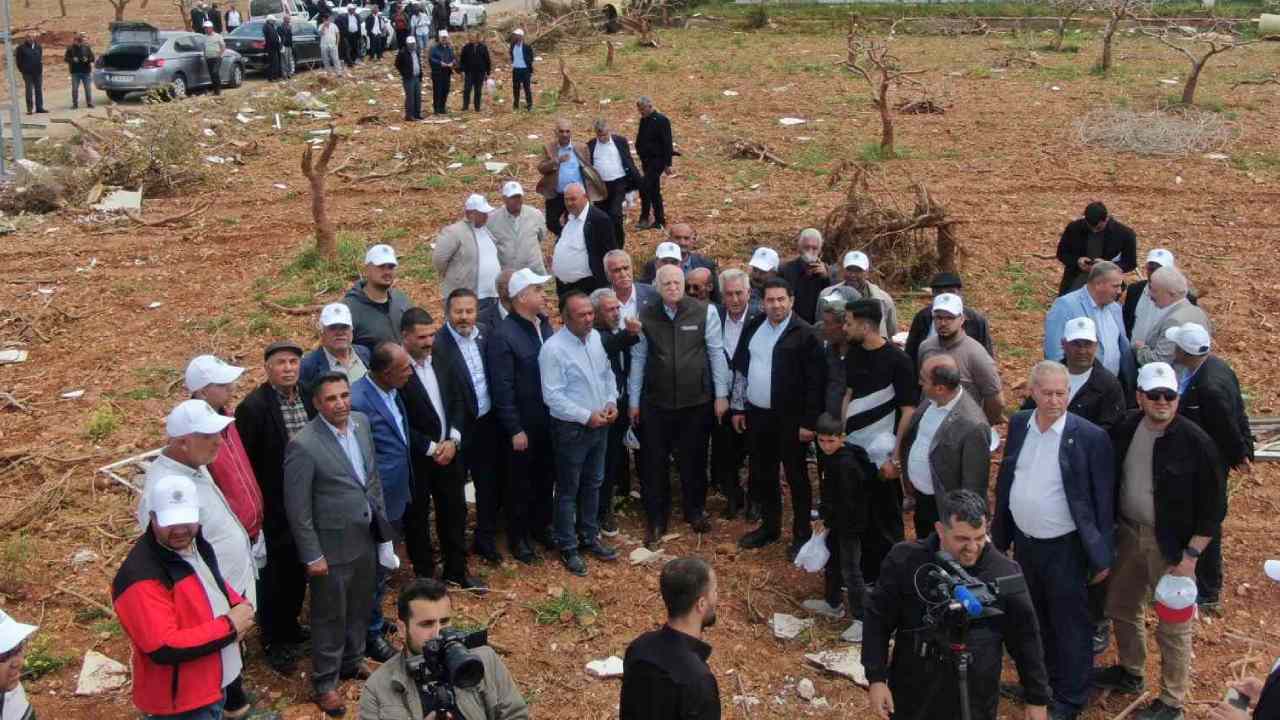 Gaziantep'in 9 ilçesinde yaklaşık 8 bin 310 çiftçi dolu ve fırtınadan etkilendi