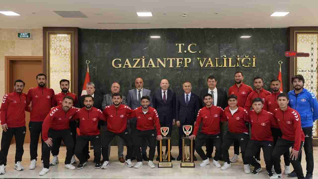 Şampiyonluk Kupası Vali Çeber’e Gitti