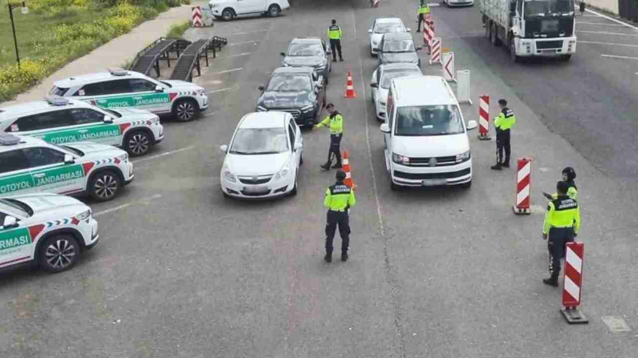 Gaziantep’te jandarmadan dev operasyon: 673 aranan şahıs yakalandı