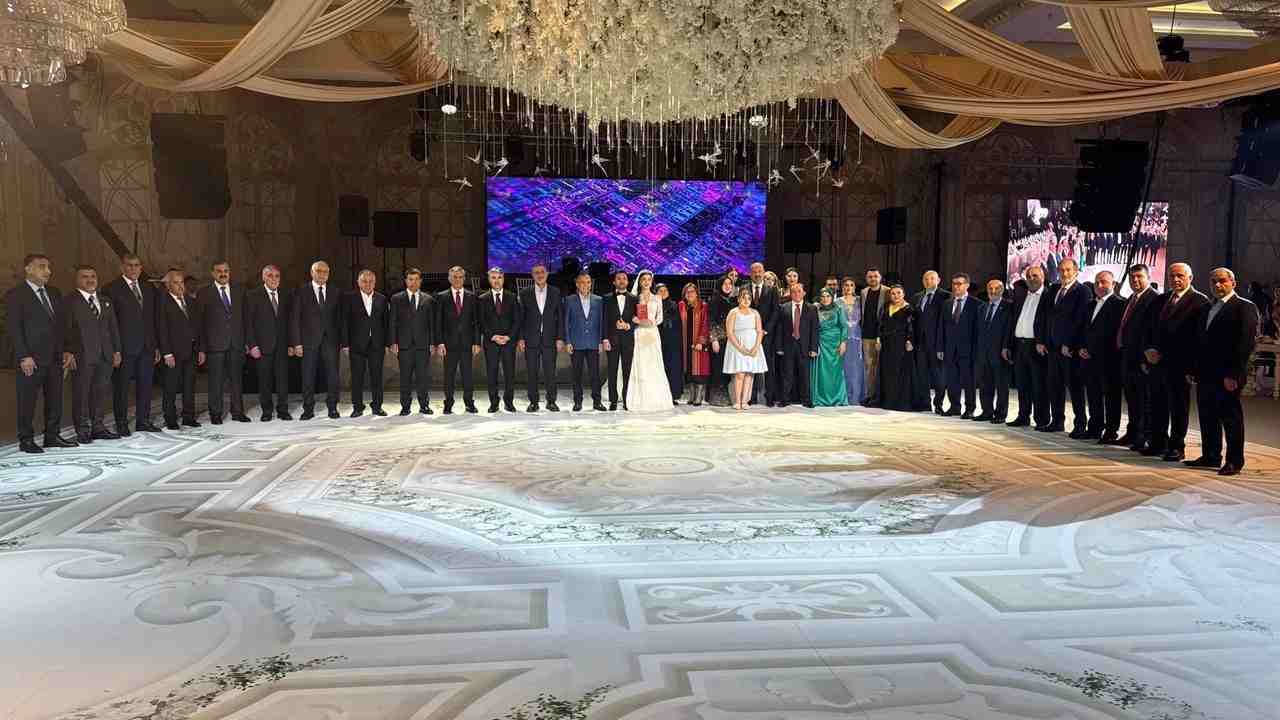Gaziantep’te Görkemli Düğün! İş ve Siyaset Dünyası Aynı Masada Buluştu