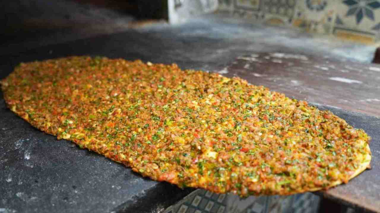 Gaziantep’in tescilli lezzeti lahmacun 180 TL’den satılıyor