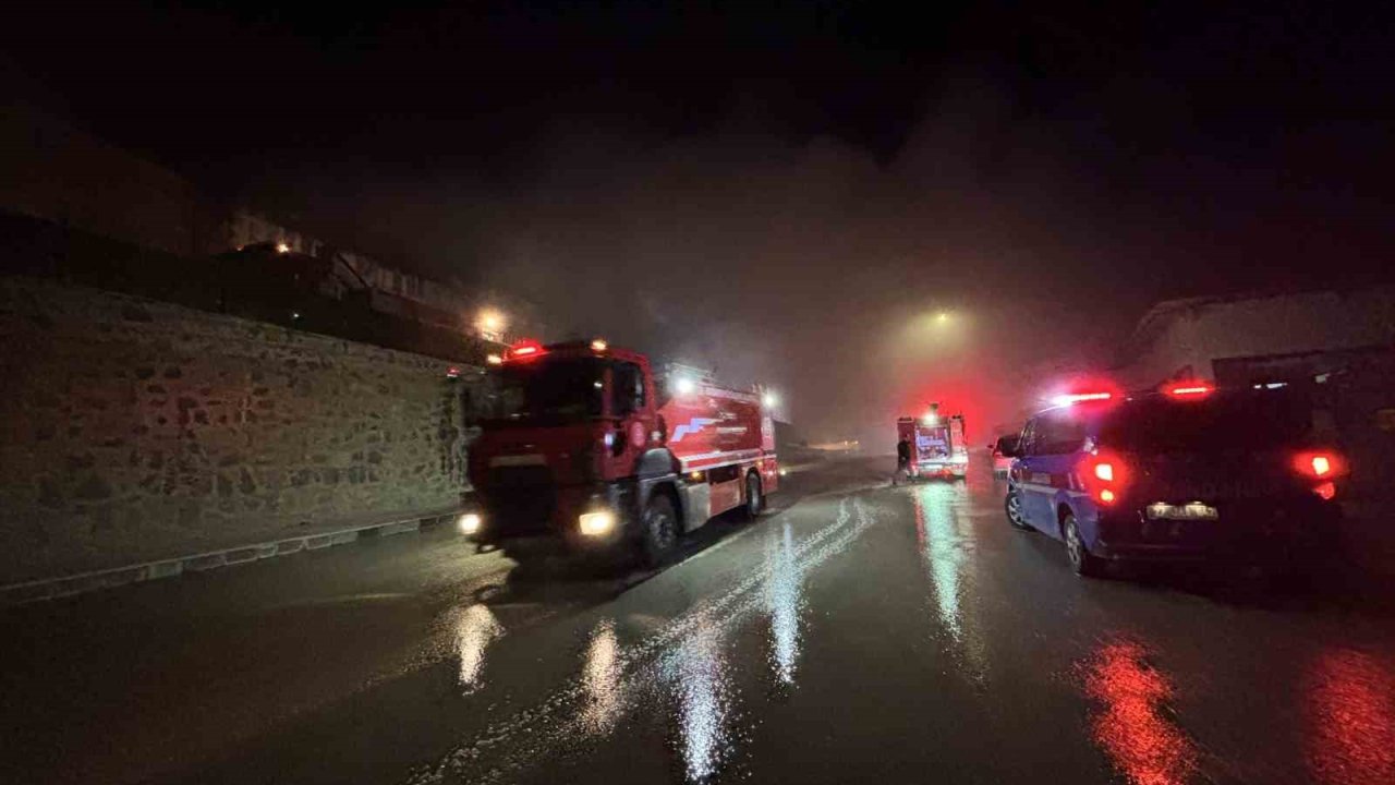 SON DAKİKA... Gaziantep’te dev fabrikada yangın!