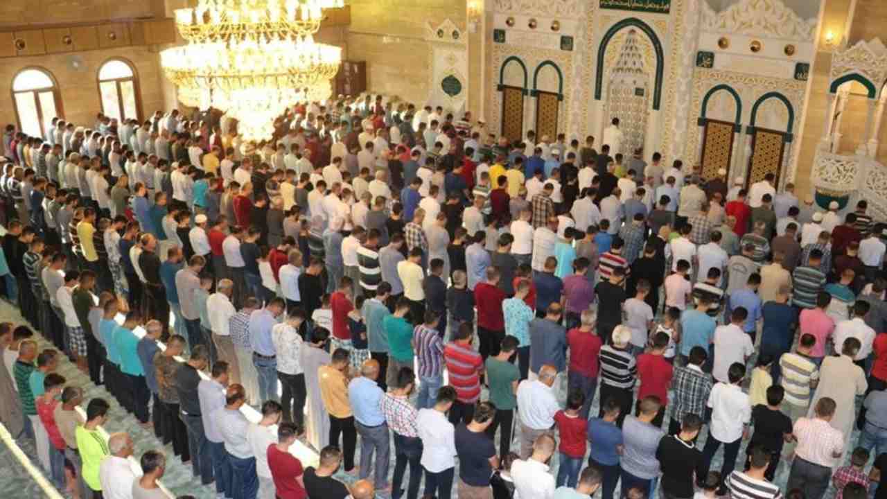 Gaziantep’te Bayram Namazında Camiler Doldu Taştı