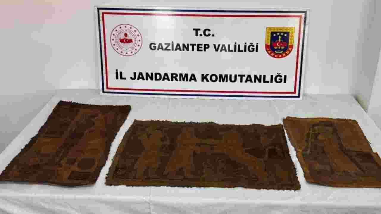 Gaziantep'te Dev Operasyon! Araçtan Çıkan İbranice Altın Yazmalı Eserler Şoke Etti!