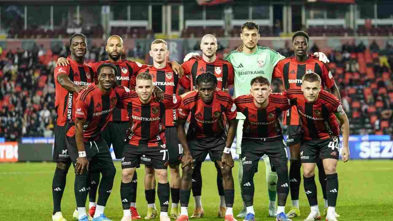 Gaziantep FK'da Neler Oluyor? Yıldız İsimler Birer