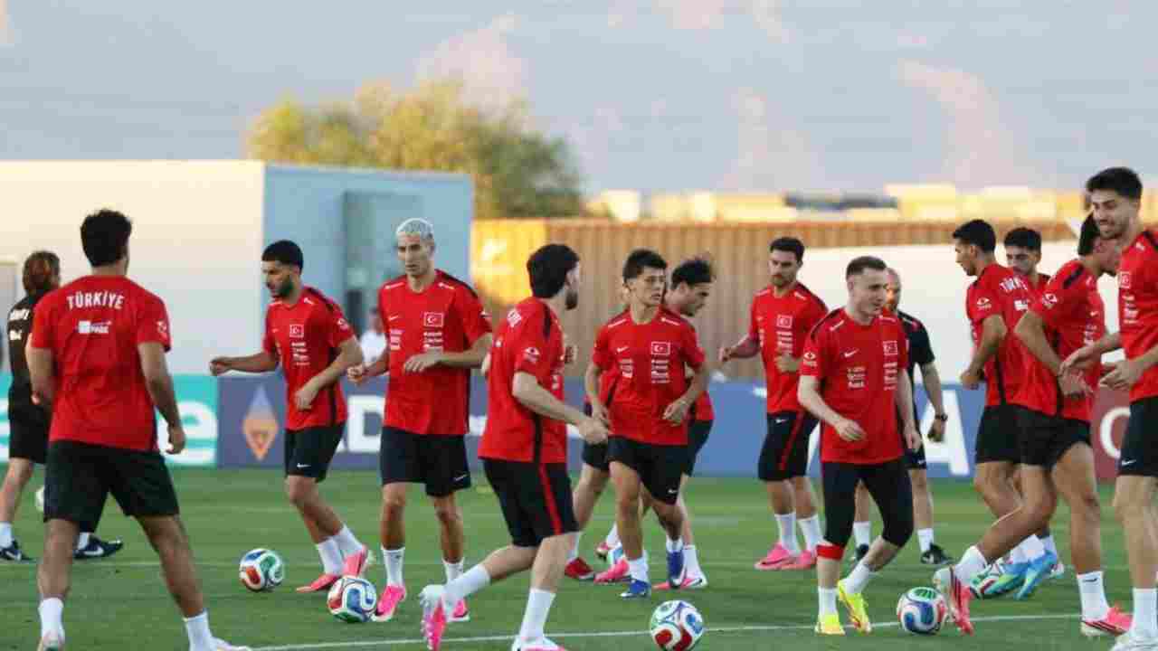 A Milli Futbol Takımı, Avustralya maçının hazırlıklarına dev