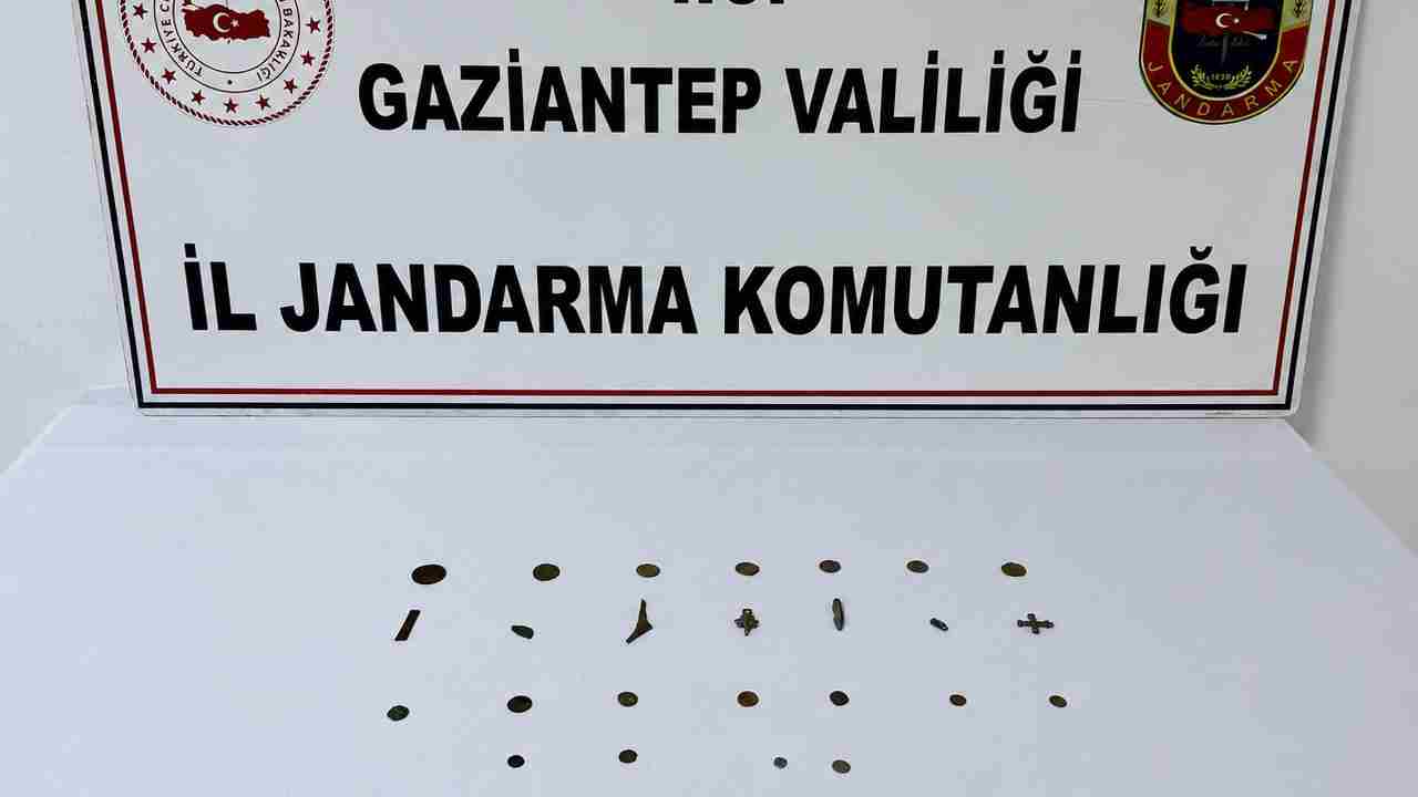 Gaziantep'te Gizemli Operasyon: Bagajdan Çıkanlar Jandarmayı Bile Şaşırttı!