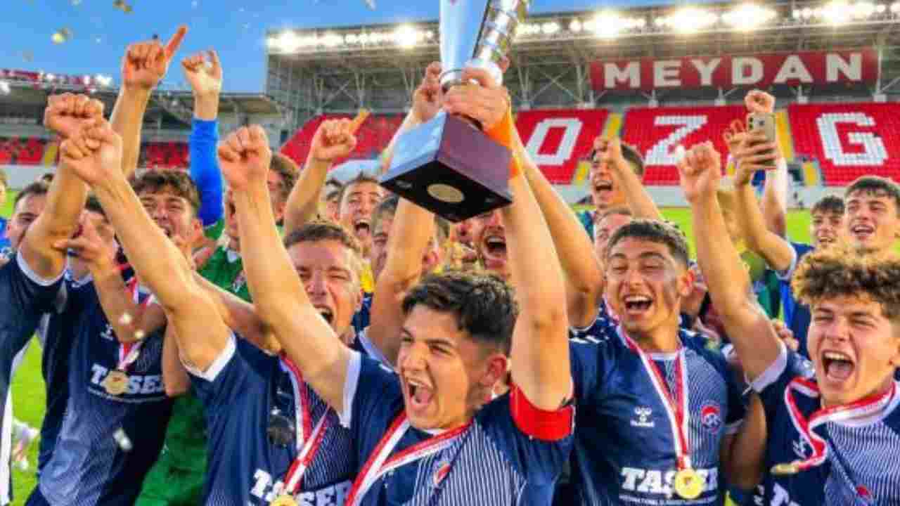 Bursa Orhangazi Futbol Kulübü, U18 Türkiye Şampiyonu oldu
