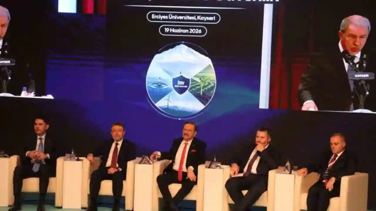 Bakan Kurum: "Depremden sonra 2 yılda 455 bin konutu bitirmek kolay iş değil"