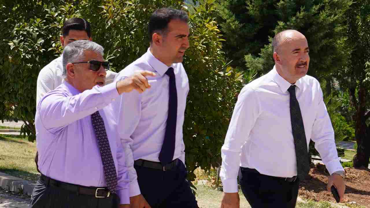 Vali Yardımcısı Bülent Uygur Oguzeli Belediye Başkanı Öztekin'i Ziyaret Etti