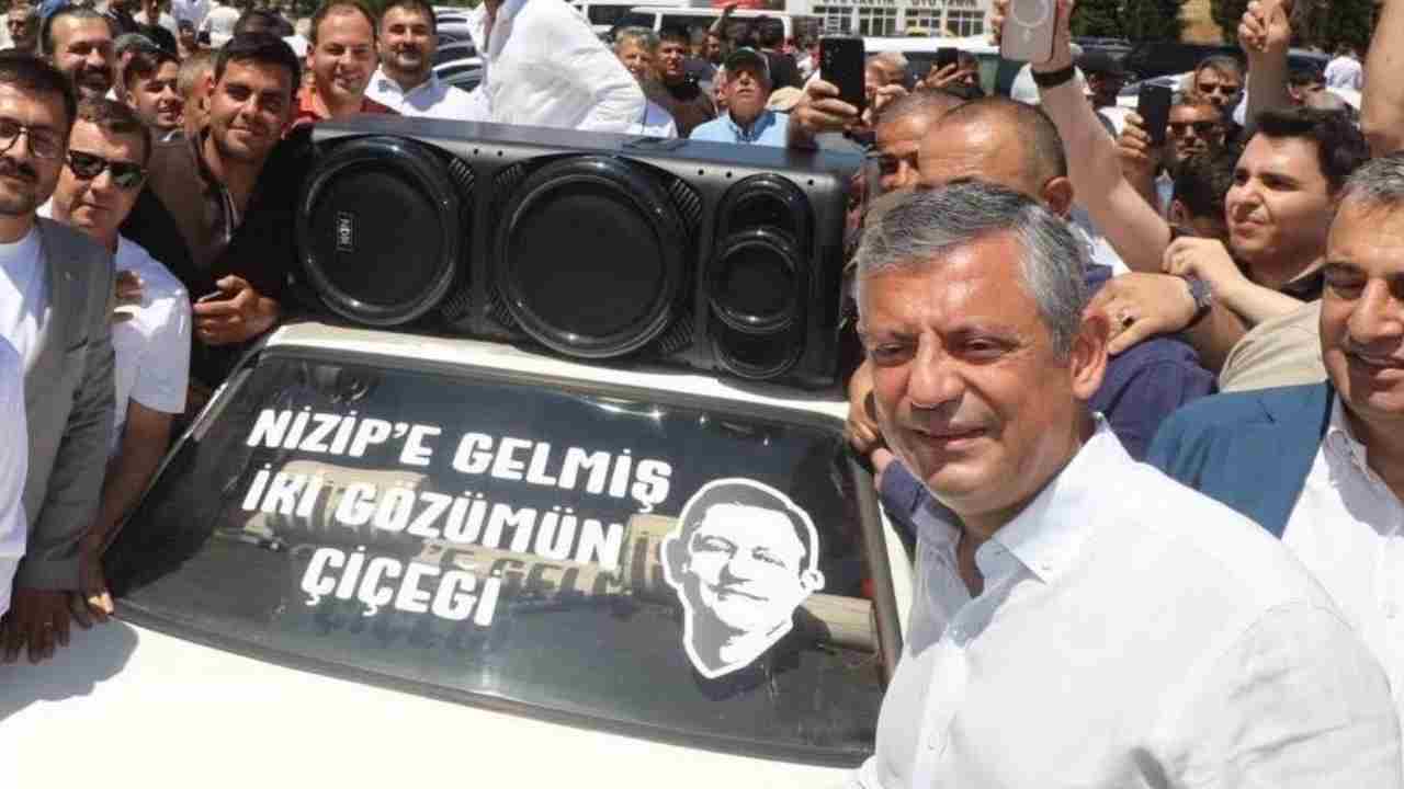 Gaziantep'te Gündem Yaratan Kare! Özgür Özel'in Nizip Ziyareti Sosyal Medyada Olay Oldu