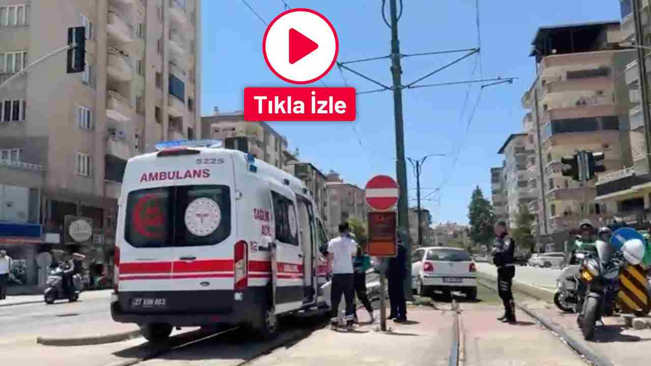 Gaziantep'te Feci Kaza! Kontrolden Çıkan Otomobil Tramvay Yoluna Savruldu