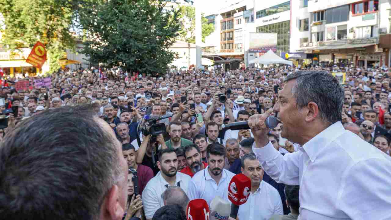 Gaziantep'te Özgür Özel Mitingi Gündem Oldu