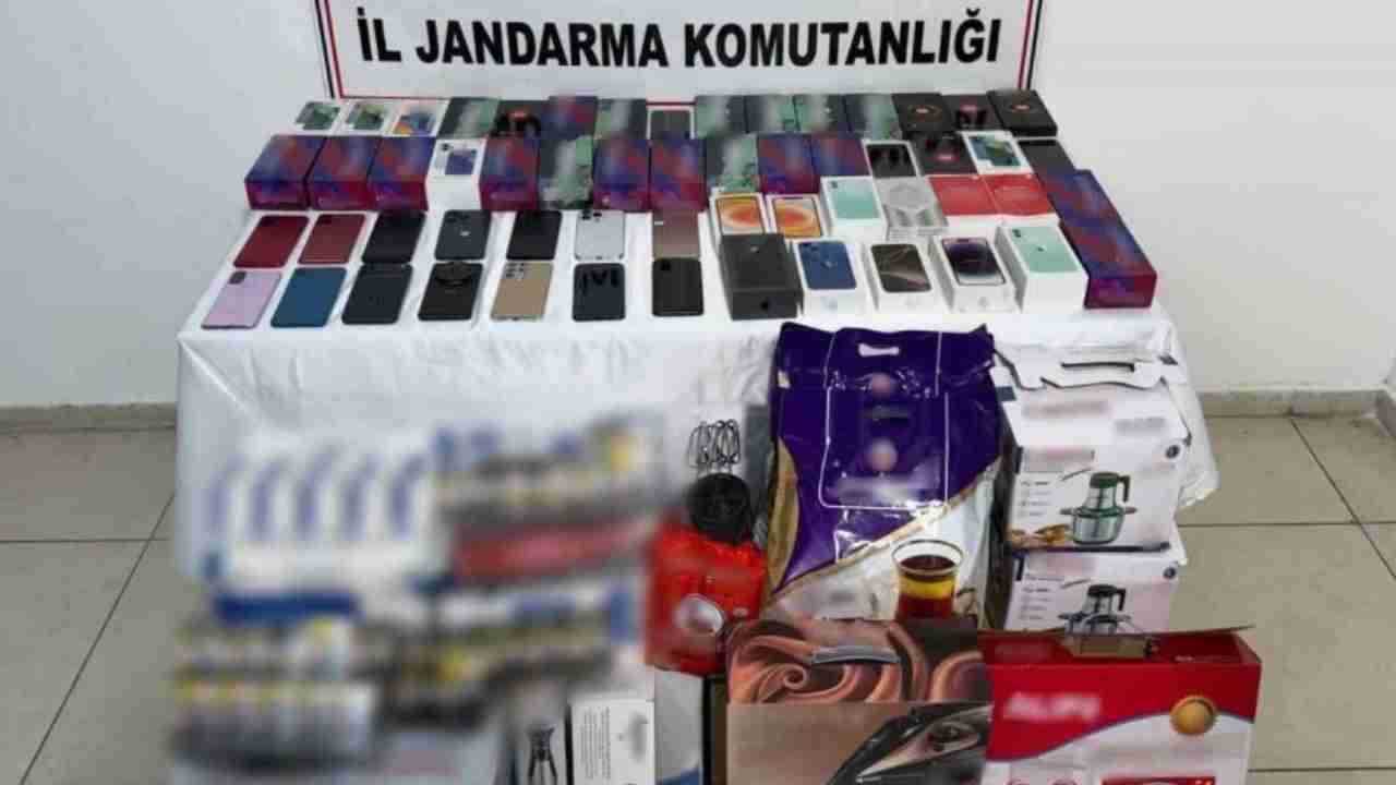 Gaziantep’te 2,8 milyon TL’lik kaçak ürün ele geçirildi