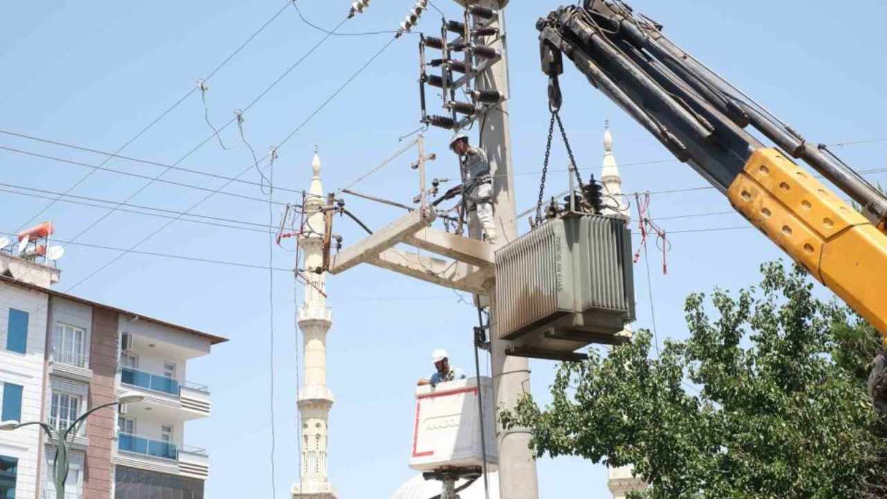 Toroslar EDAŞ, Gaziantep’te rekor sıcaklara karşı şebekeyi güçlendiriyor