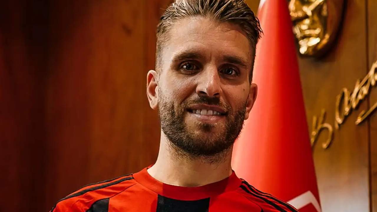 Portekiz Milli Takımı'nda Oynamıştı! Gaziantep FK'dan Ayrıldı!