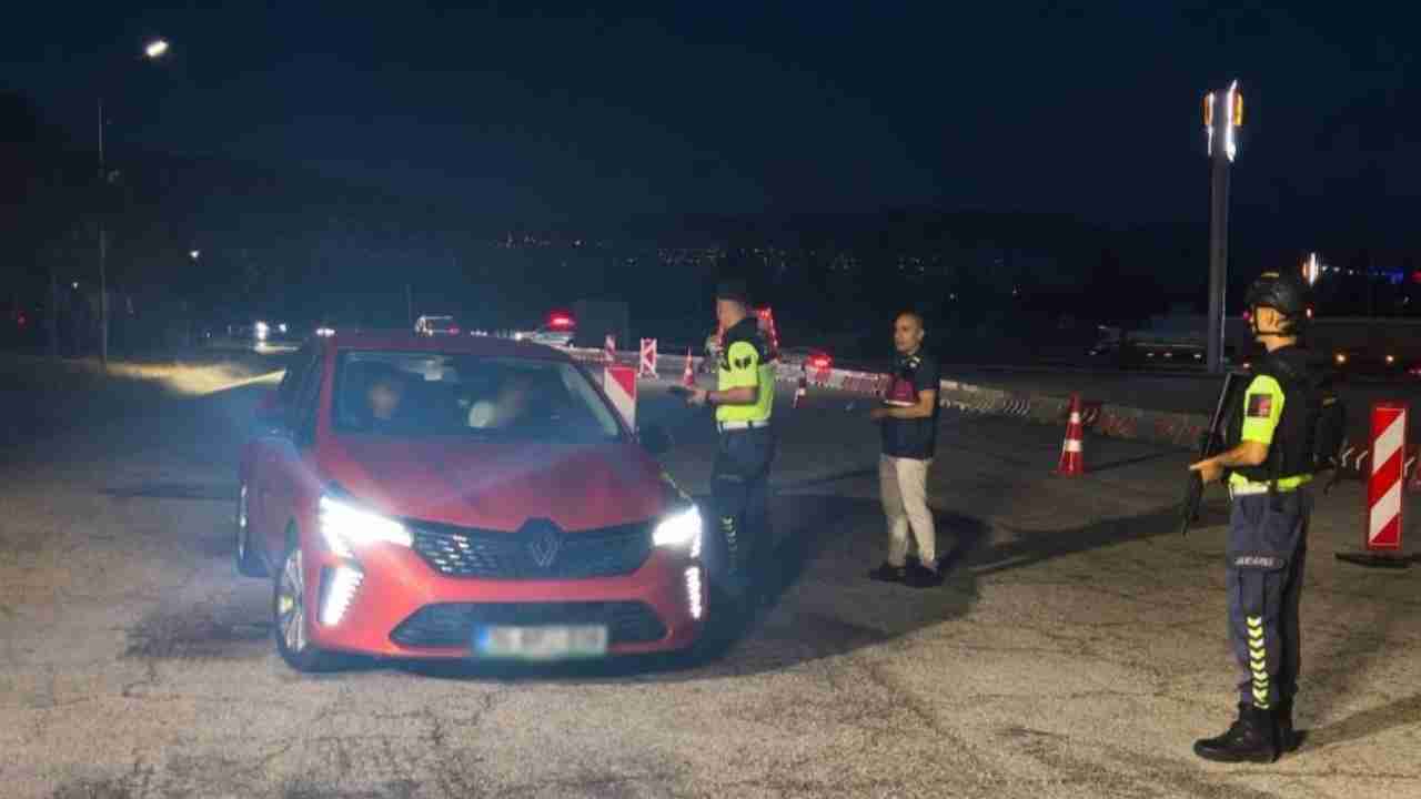 Gaziantep'te Şok Denetim: Araması Bulunan 25 Kişi Kıskıvrak Yakalandı!