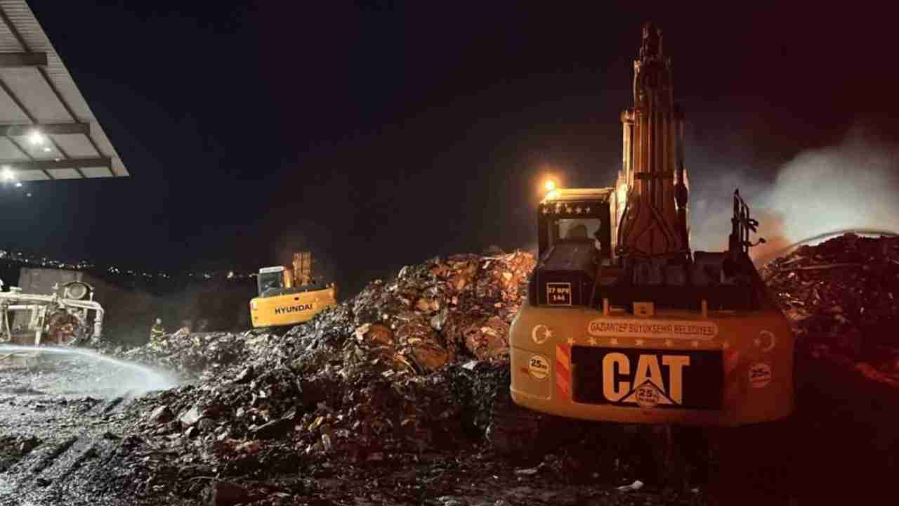 Gaziantep’te kağıt fabrikasındaki yangın kontrol altına alındı
