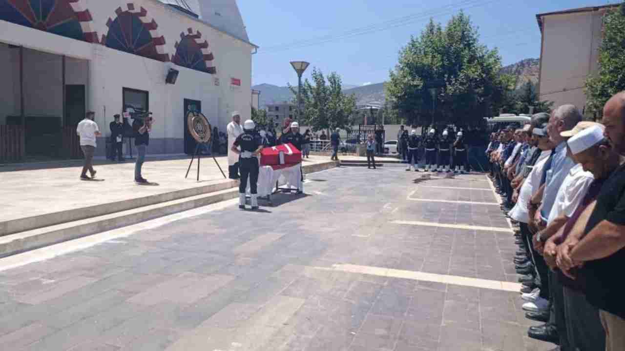 Gaziantep’te polis memuru Bülent Gülşen son yolculuğuna uğurlandı