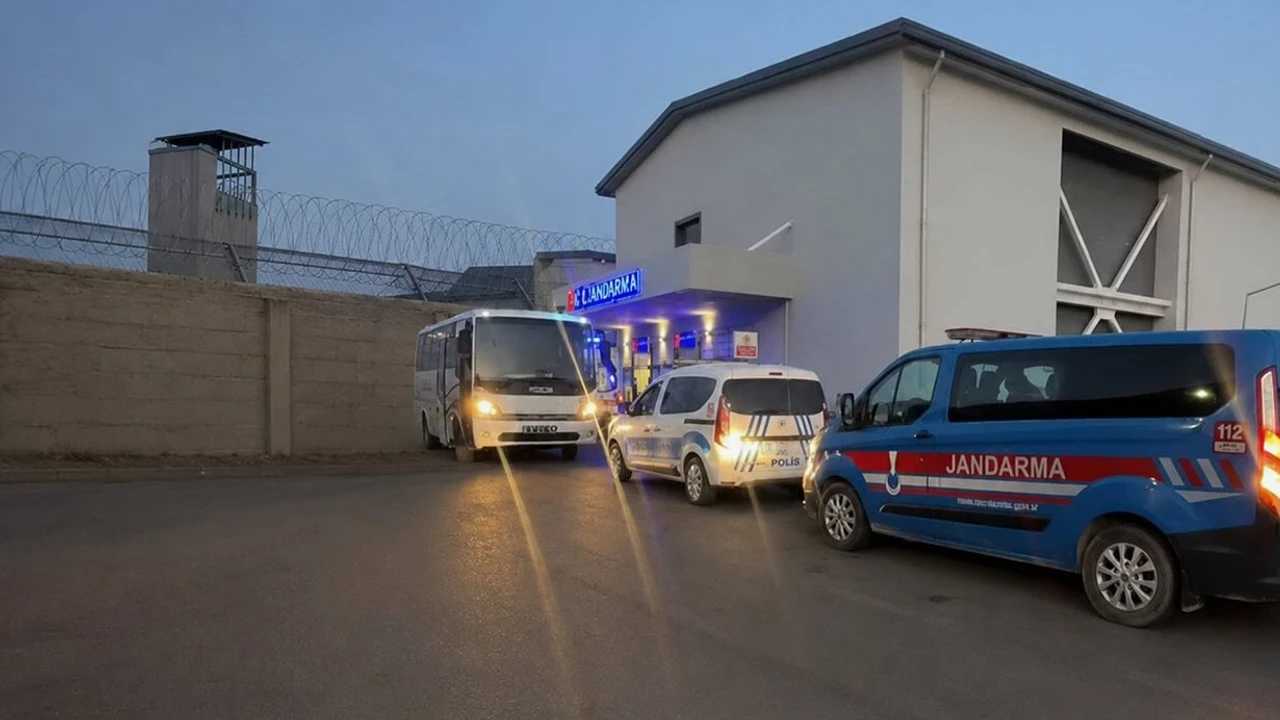 Cezaevine nakledilen hükümlü uğradığı silahlı saldırıda öldü