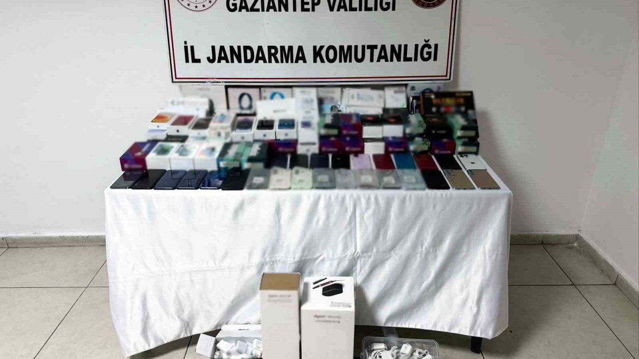 Gaziantep’te 1,5 milyon TL değerinde kaçak malzeme ele geçirildi