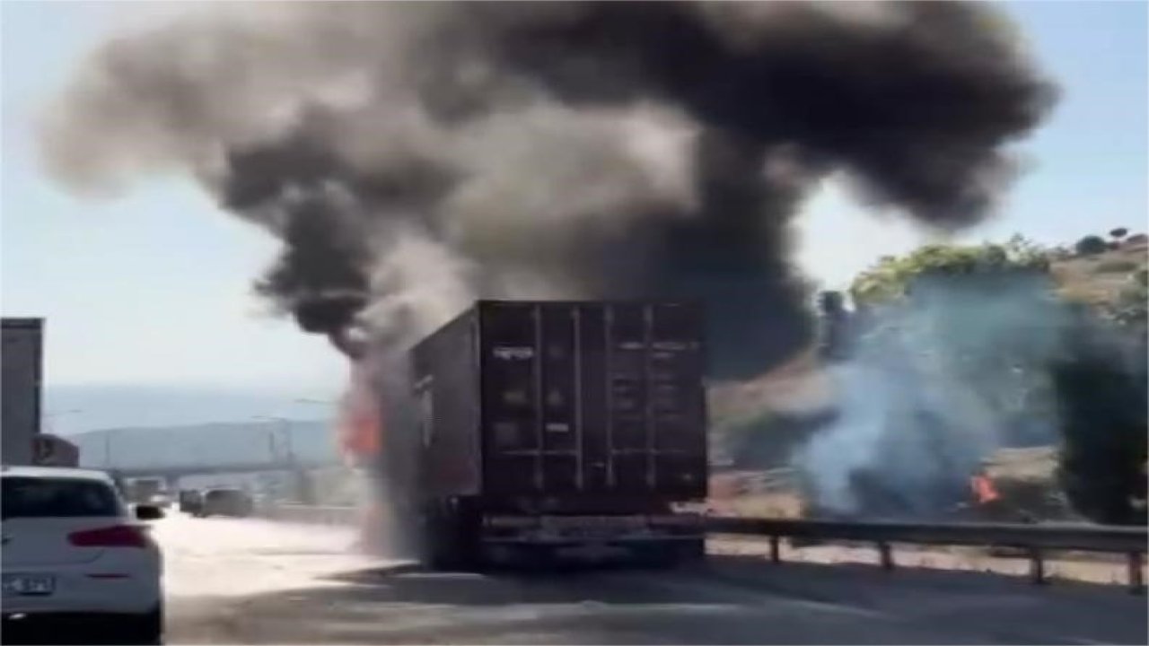 Tarsus-Adana-Gaziantep otoyolu'nda  24 ton çikolata yüklü tır yandı